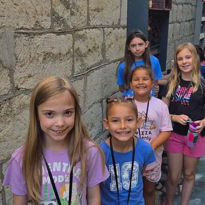 Art Camp Kids on a field trip to check out murals